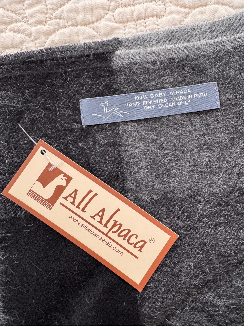 All Alpaca 100% Baby Alpaca Plaid Scarf Black Gray Made in Peru NWT - Picture 2 of 9